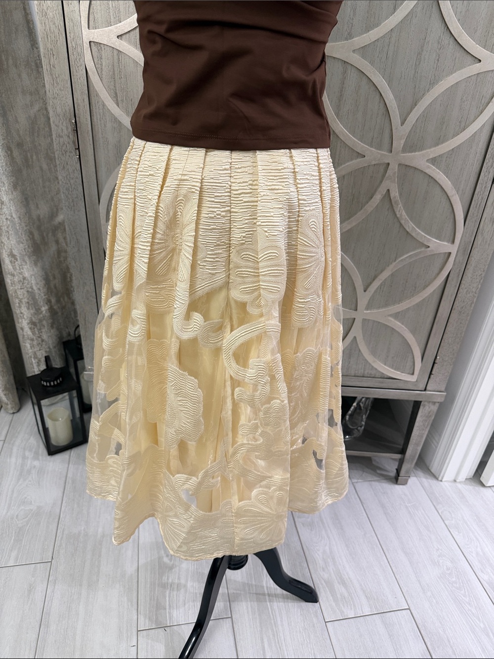 Jealous Tomato Cream Embroidered Midi Skirt - Picture 4 of 4